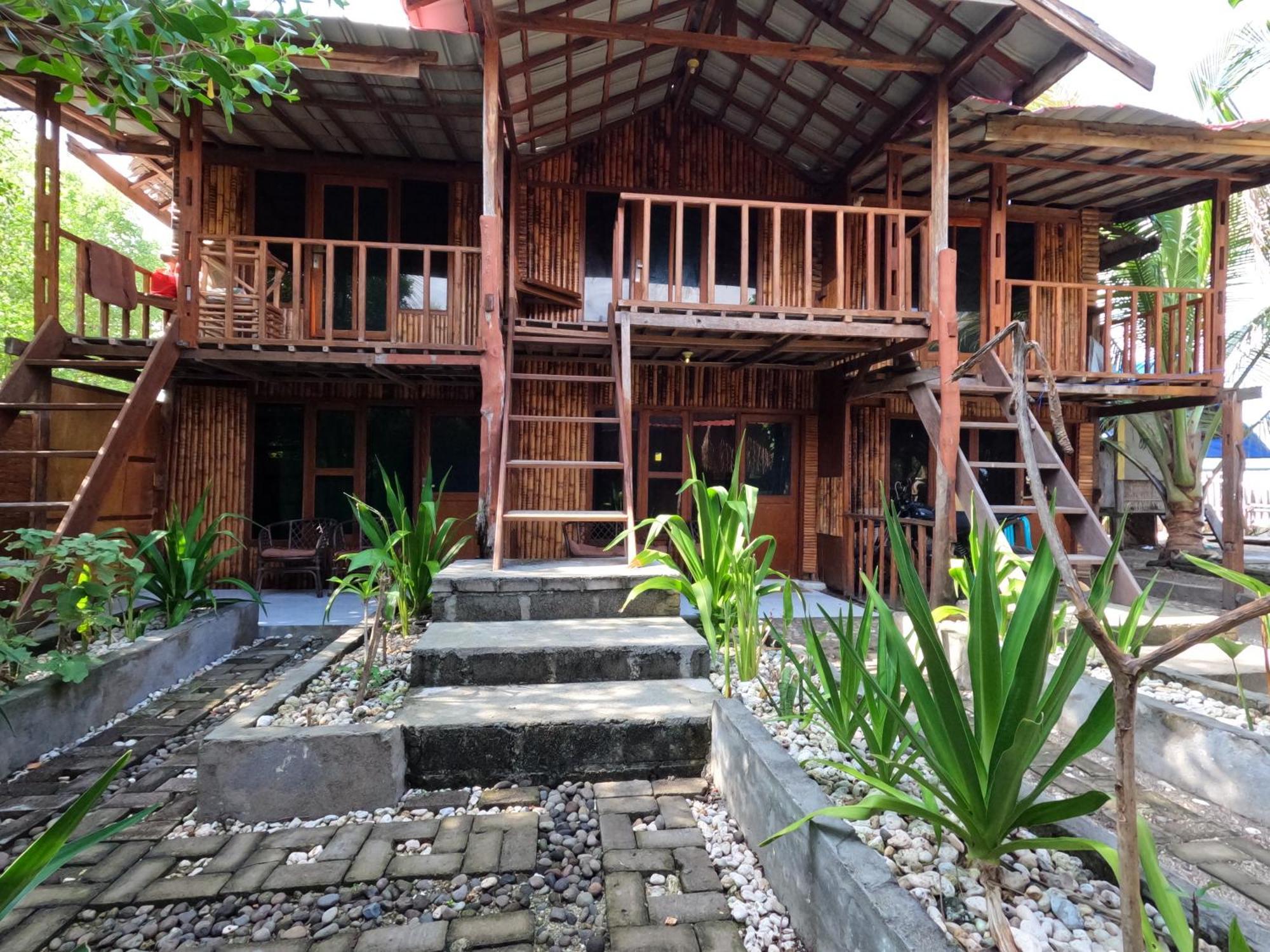 Maryan Moyo Bungalows & Resto Moyo Island Exterior photo