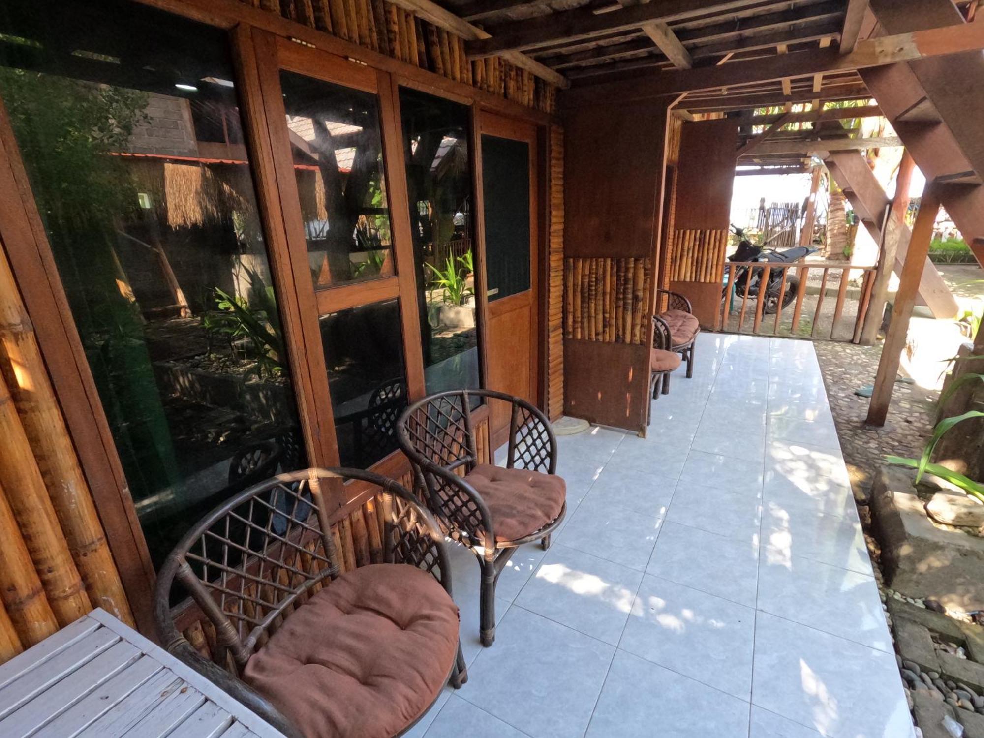 Maryan Moyo Bungalows & Resto Moyo Island Exterior photo