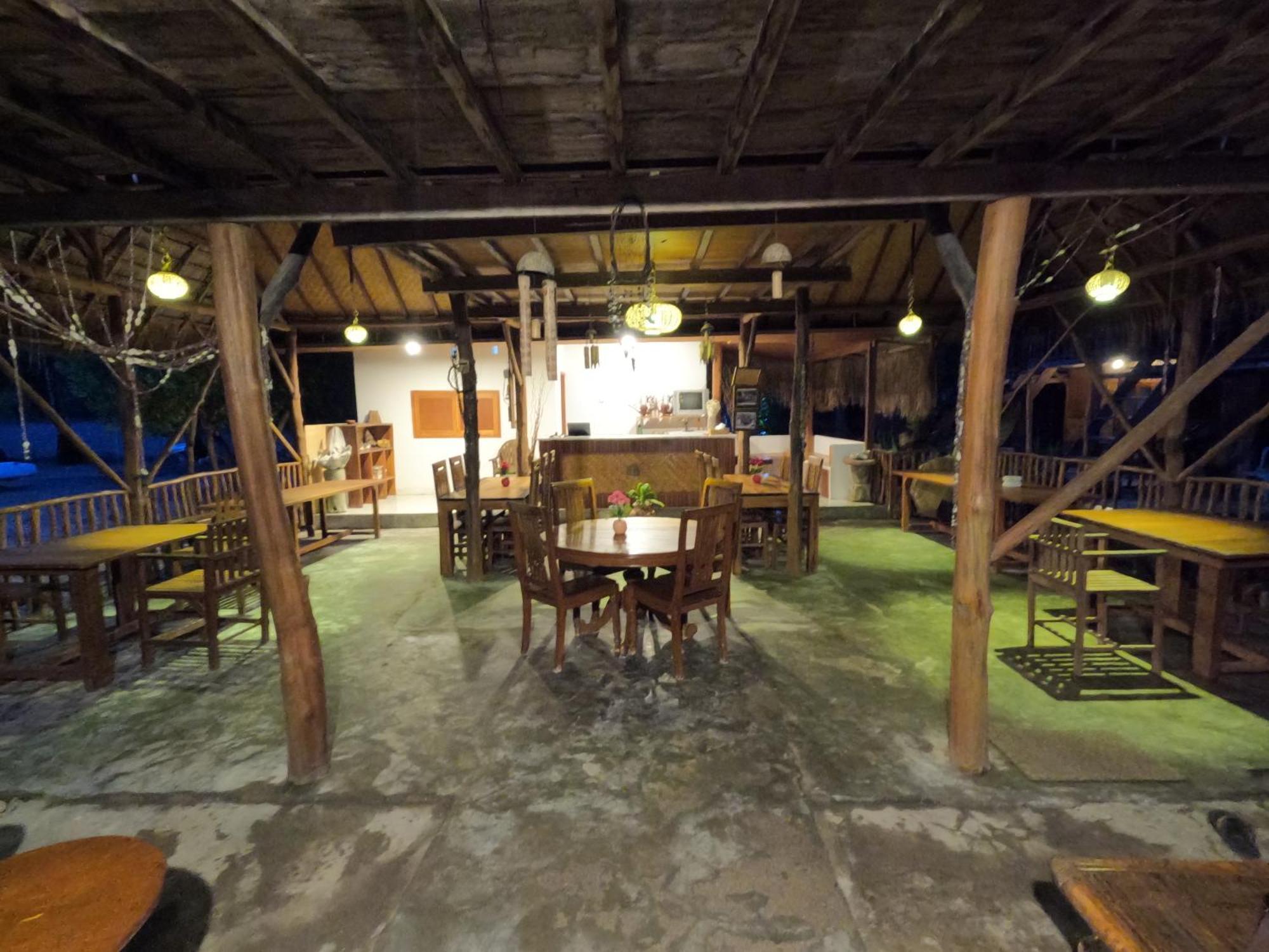Maryan Moyo Bungalows & Resto Moyo Island Exterior photo