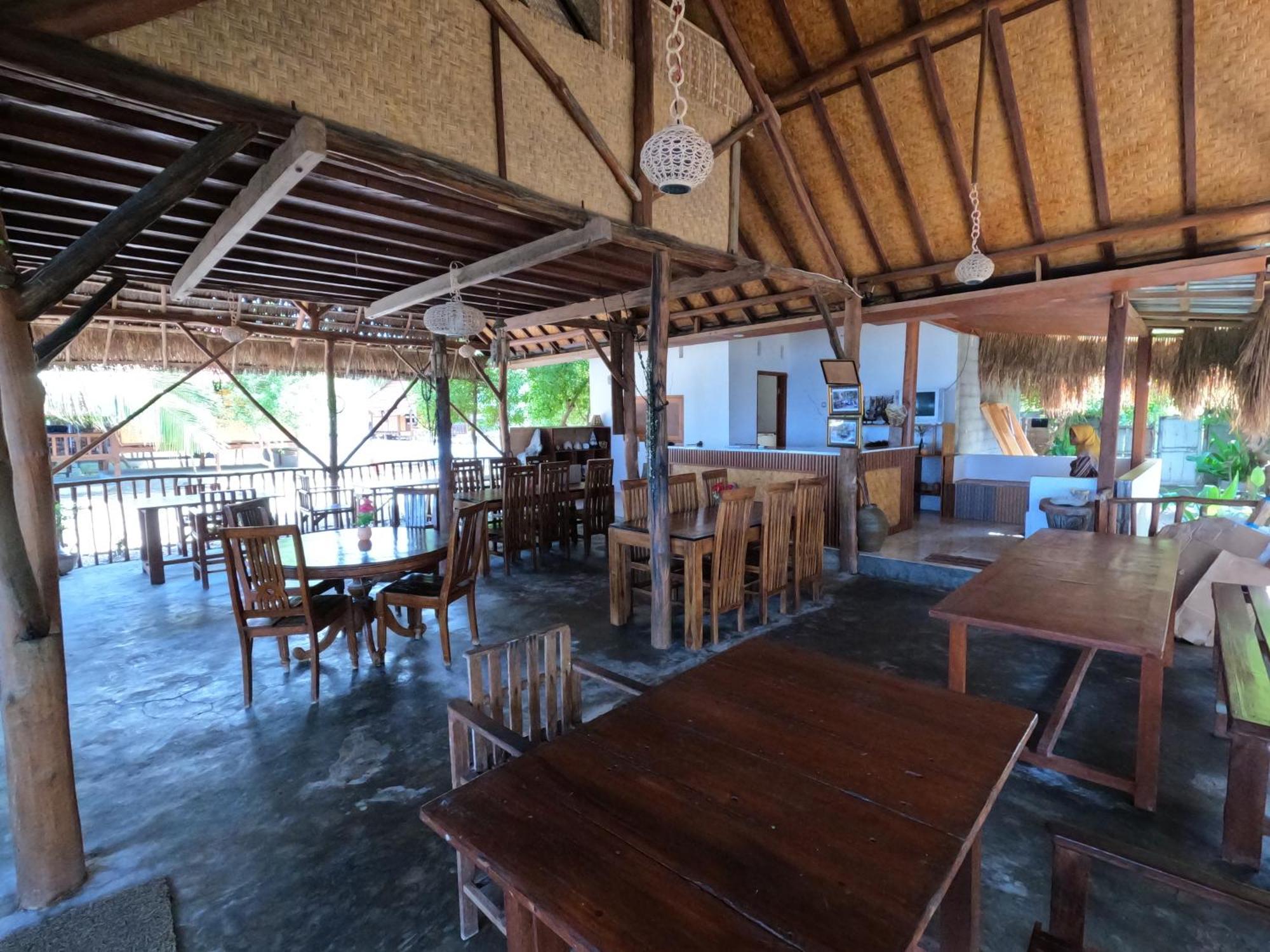 Maryan Moyo Bungalows & Resto Moyo Island Exterior photo