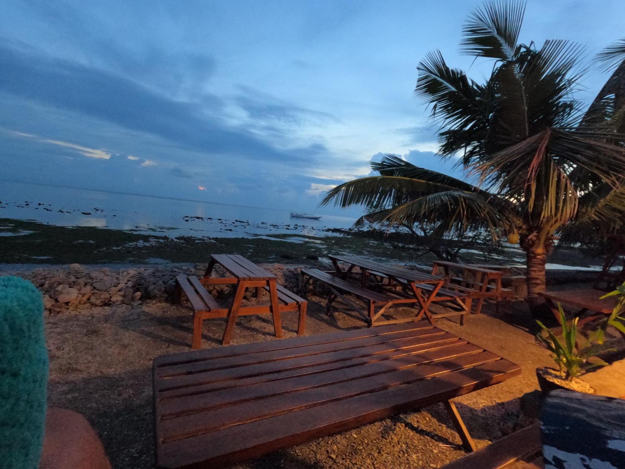 Maryan Moyo Bungalows & Resto Moyo Island Exterior photo